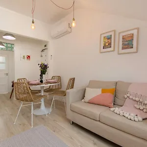 New Bright And Cozy In Graca Apartment Lisbon
